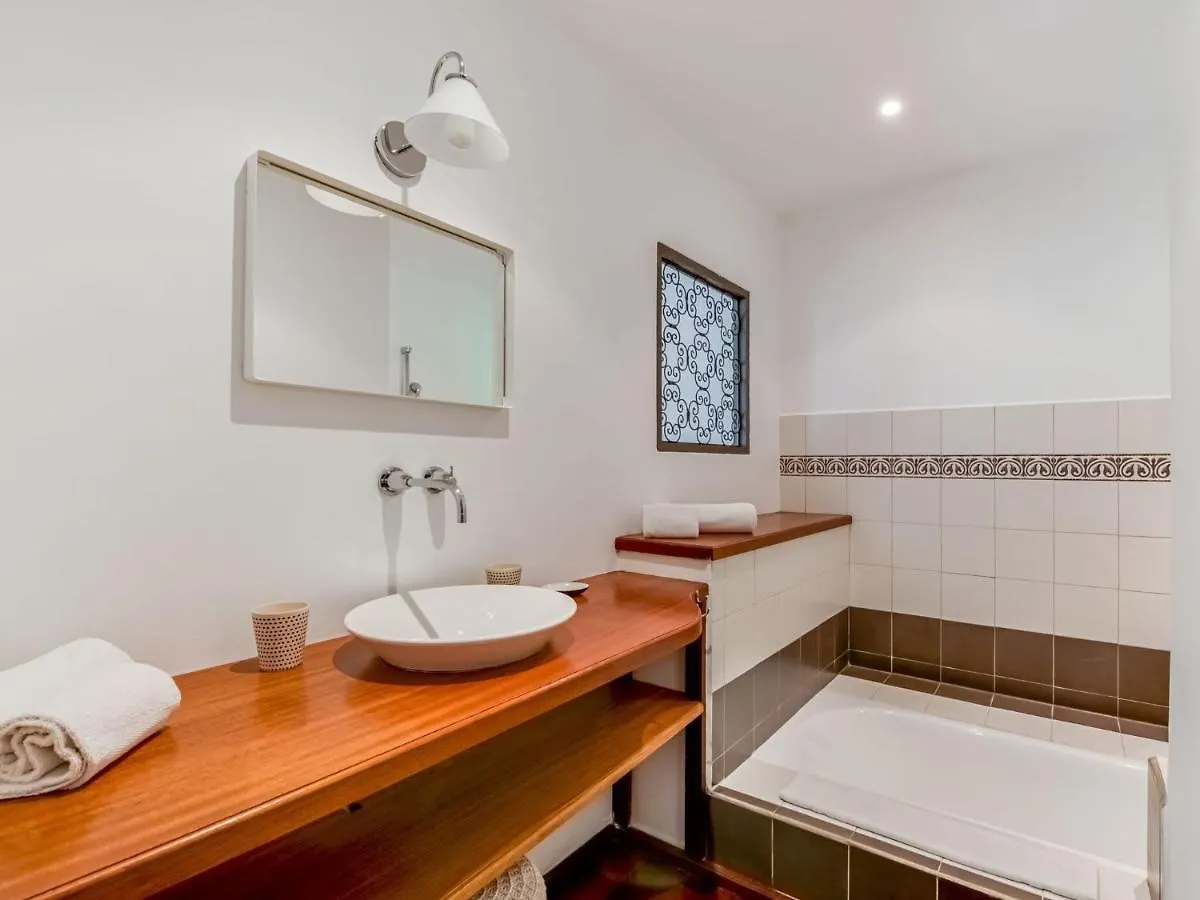 Secluded Holiday Home In La Croix Valmer Near Seabeac