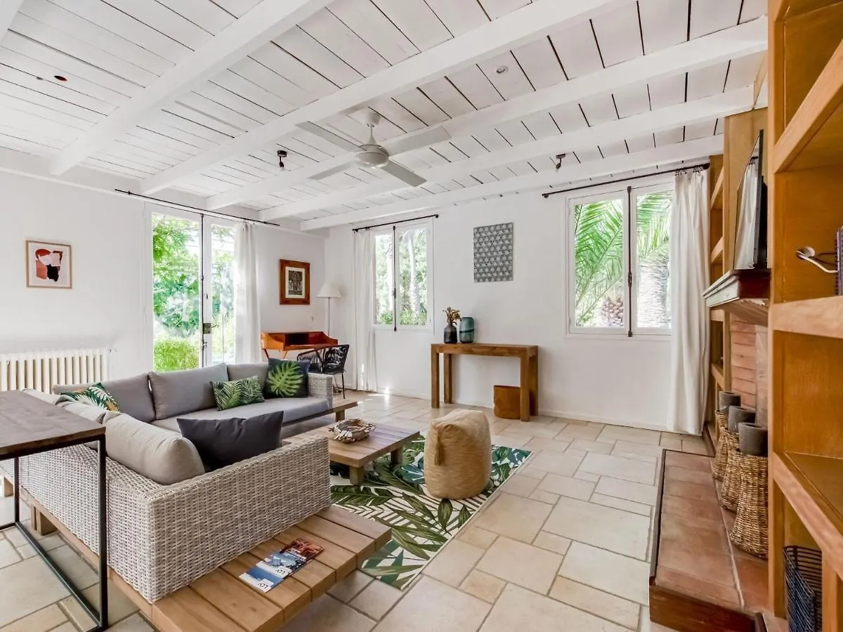 Secluded Holiday Home In La Croix Valmer Near Seabeac Frankrike