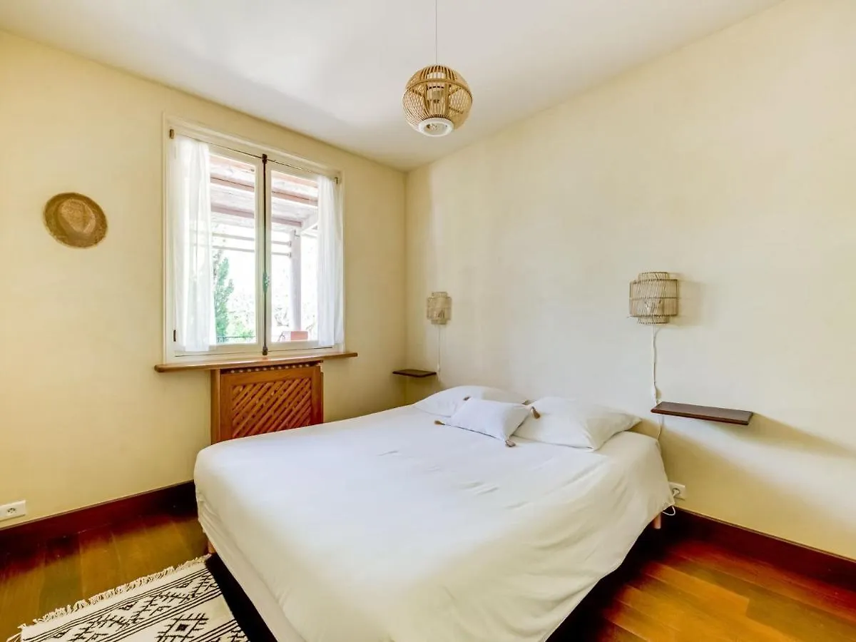 Secluded Holiday Home In La Croix Valmer Near Seabeac
